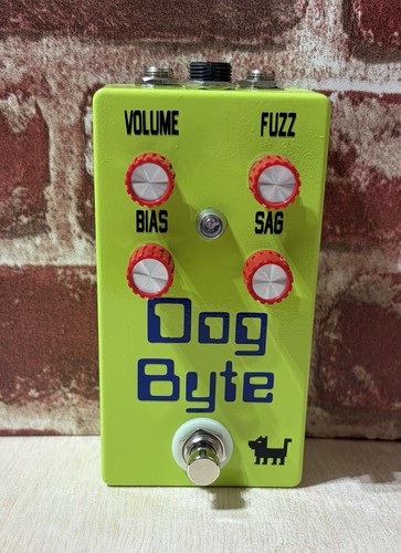 Dog byte fuzz pedal based - dog,